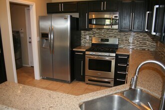 7115 Quarterhorse Ln in Las Vegas, NV - Building Photo - Building Photo