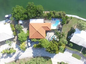 309 Calz. de Bougainvillea in Marathon, FL - Building Photo