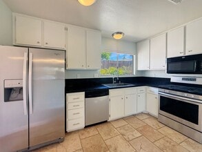 816 Laurelwood Ct in San Marcos, CA - Building Photo - Building Photo