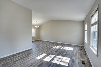 965 Chelsea Ln in Aurora, IL - Building Photo - Building Photo
