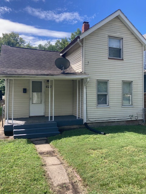 property at 627 Fairholm Ave