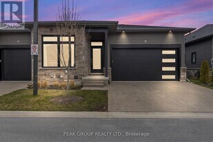 8974 Willoughby Dr in Niagara Falls, ON - Building Photo