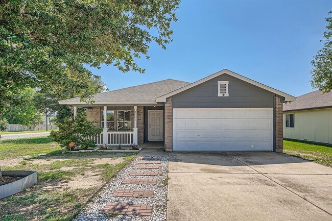 2801 Tyler Ln in Taylor, TX - Building Photo - Building Photo