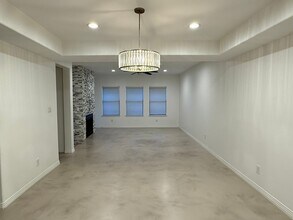 10630 Morado Cir in Austin, TX - Building Photo - Building Photo