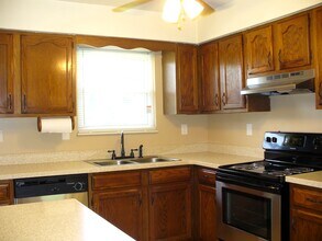 728 Pleasant Valley Rd in Seymour, TN - Foto de edificio - Building Photo