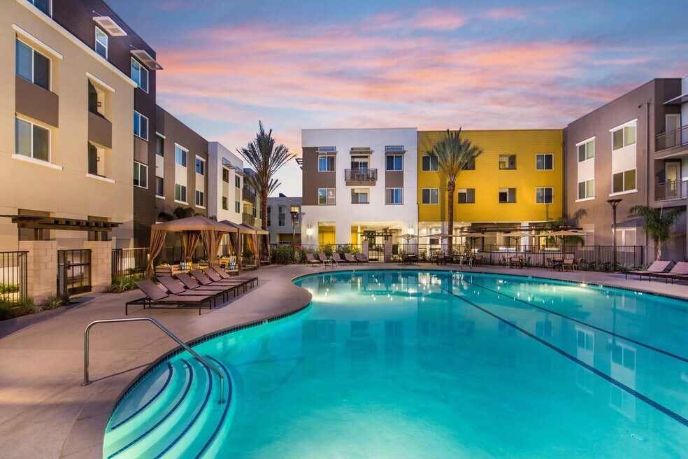 955 Bloomfield Ave Apartments and Nearby San Marcos