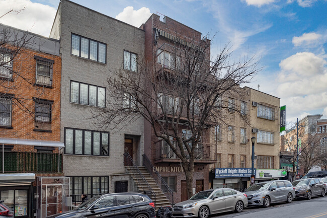 170A Division Ave in Brooklyn, NY - Foto de edificio - Building Photo