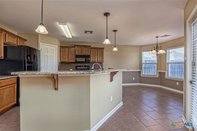 5610 Alexandria Dr