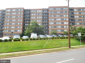 4390 Lorcom Ln in Arlington, VA - Building Photo