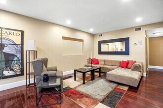 685 Massachusetts Ave in Boston, MA - Foto de edificio - Building Photo