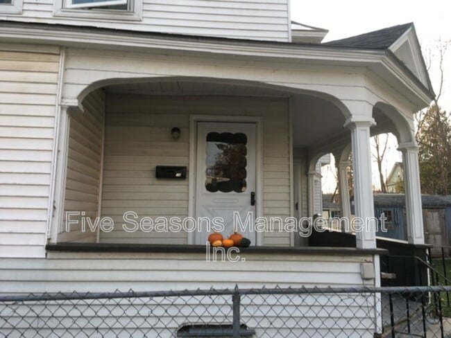 7 Champlain Pl in Winooski, VT - Foto de edificio - Building Photo