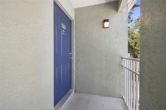 5440 S MacDill Ave in Tampa, FL - Building Photo - Building Photo