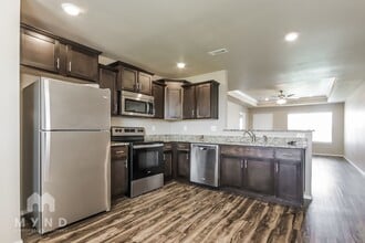 1013 Clearspring Ct in Gentry, AR - Foto de edificio - Building Photo