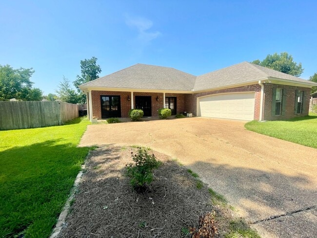 property at 105 Lynwood Ct