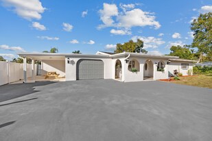 4530 Underwood Dr in Ft. Myers, FL - Building Photo