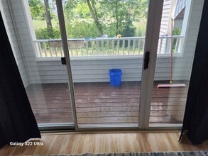 224 Island Cove Ct, Unit Apt A in Hampton, VA - Foto de edificio - Building Photo