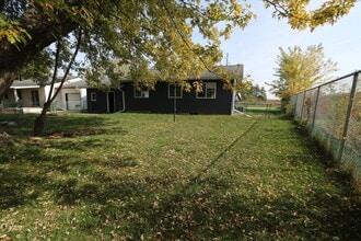 340 Boundary Ave in Middletown, IA - Building Photo - Building Photo