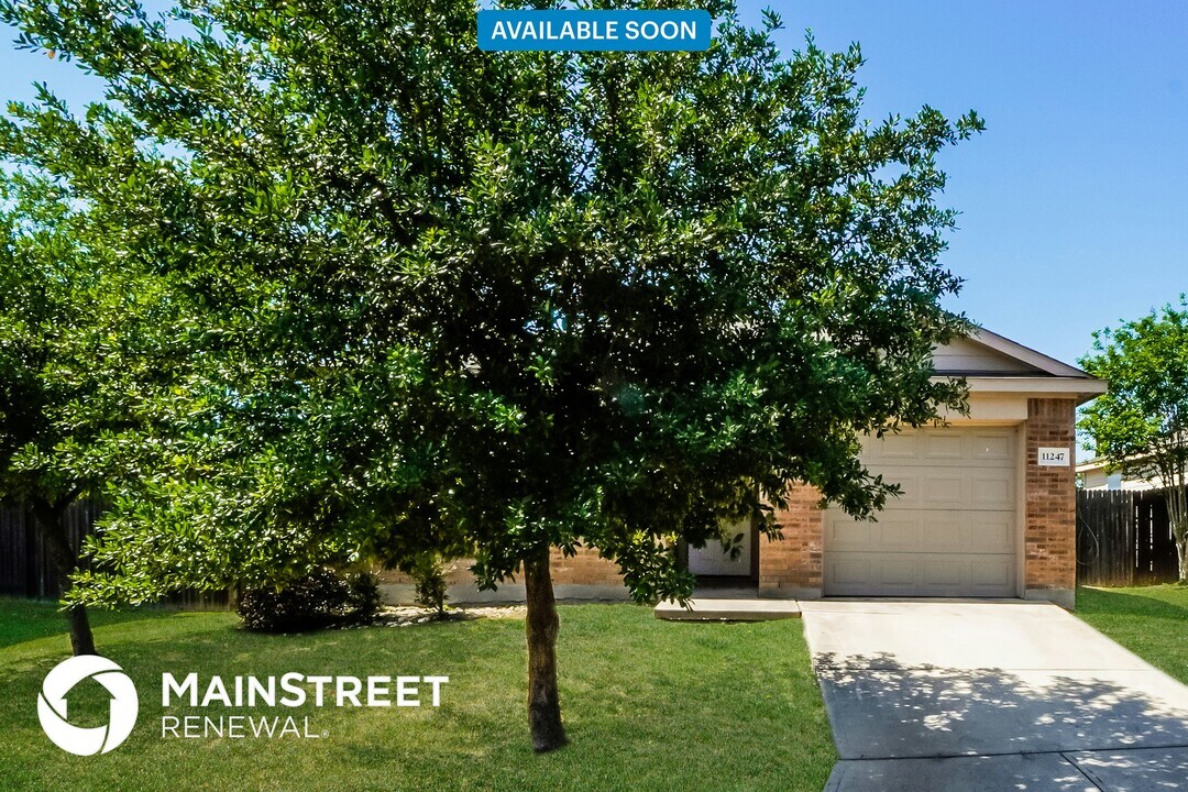 11247 Pecan Canyon in San Antonio, TX - Building Photo