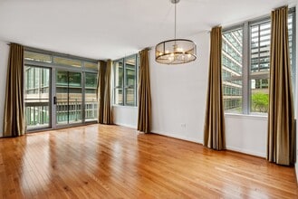 125 S Jefferson St, Unit 704 in Chicago, IL - Foto de edificio - Building Photo