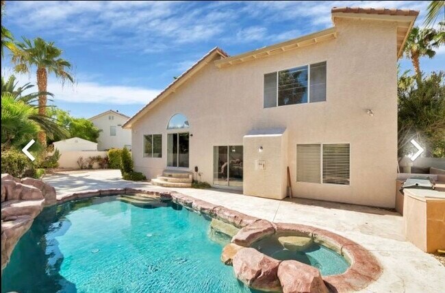 property at 7517 Heather Knoll Cir