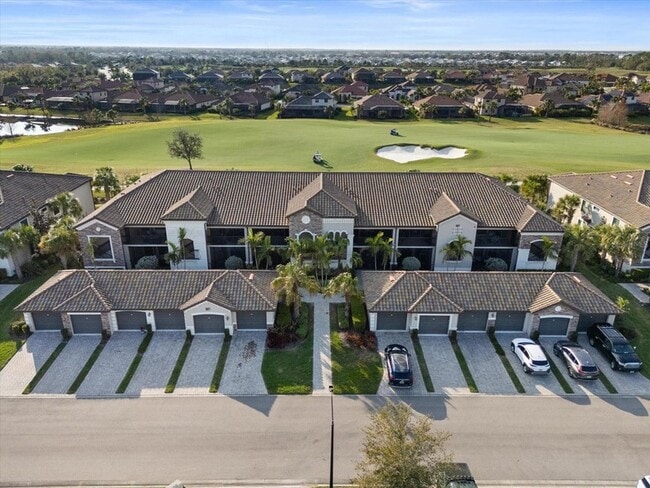 property at 5527 Palmer Cir