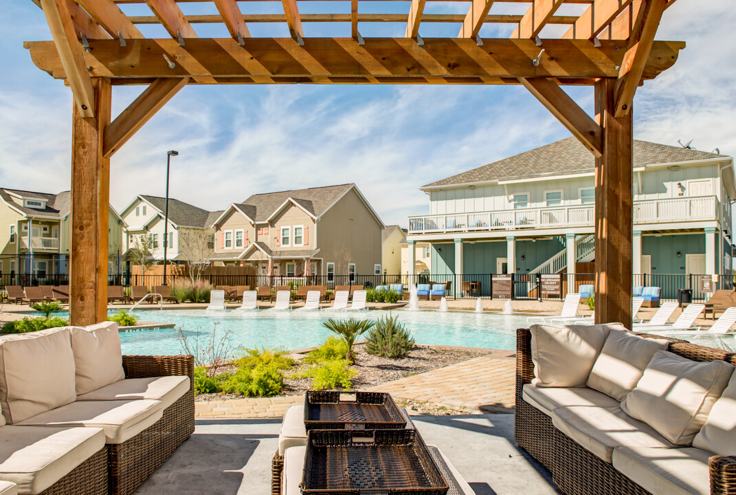 The Cottages at Corpus Christi in Corpus Christi, TX - Building Photo