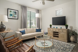 Trevi Apartment Homes in Chandler, AZ - Foto de edificio - Building Photo