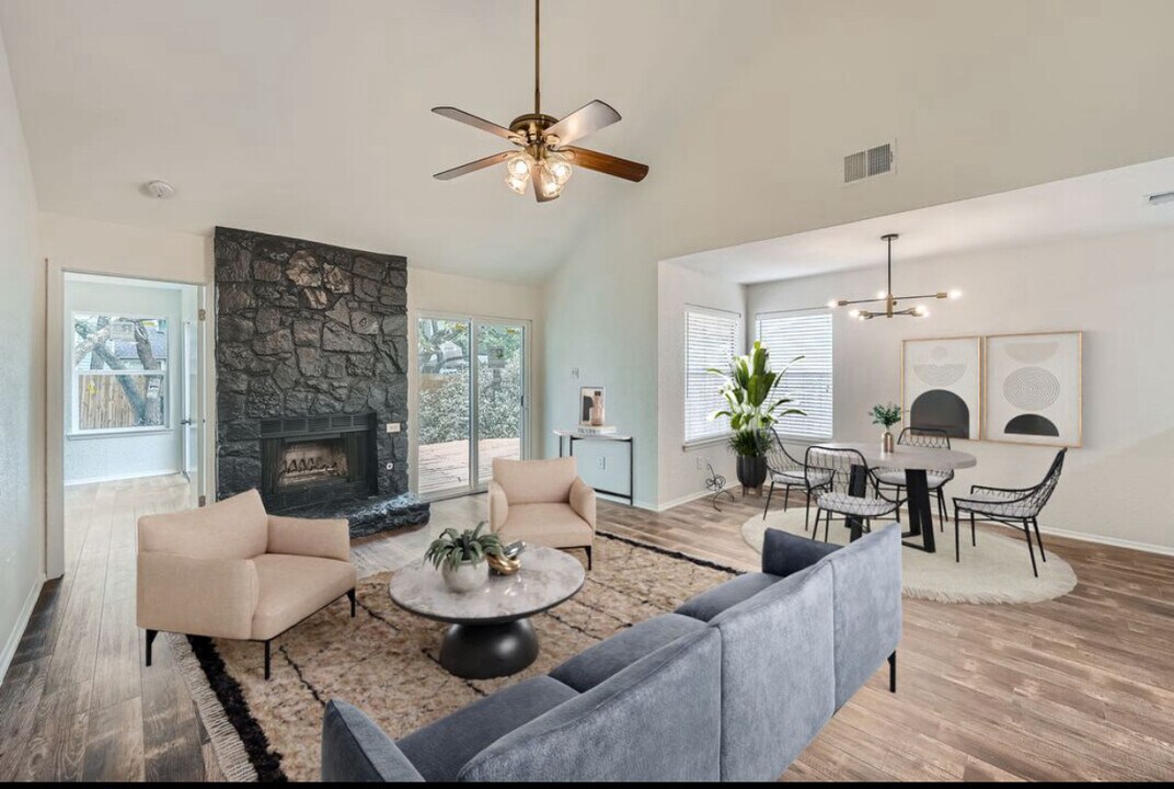 12408 Coronet St in Austin, TX - Foto de edificio