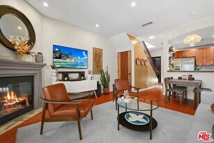 5303 Satsuma Ave in Los Angeles, CA - Building Photo