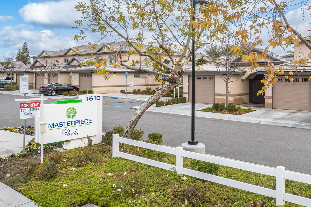 Masterpiece Parke in Bakersfield, CA - Foto de edificio