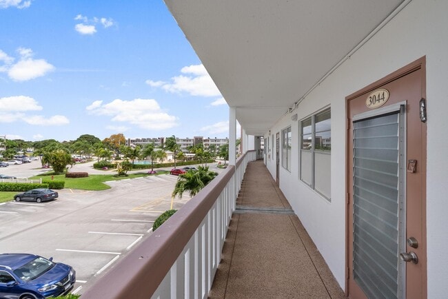 3044 Wolverton C in Boca Raton, FL - Building Photo - Building Photo