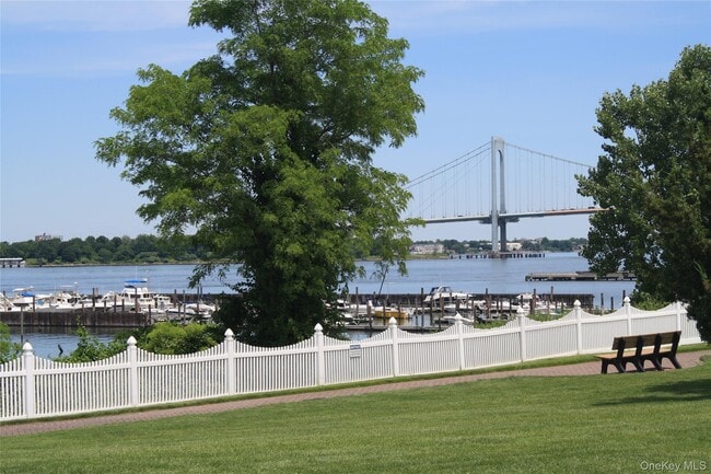 122-16 Powell Cove Blvd in Queens, NY - Building Photo - Building Photo