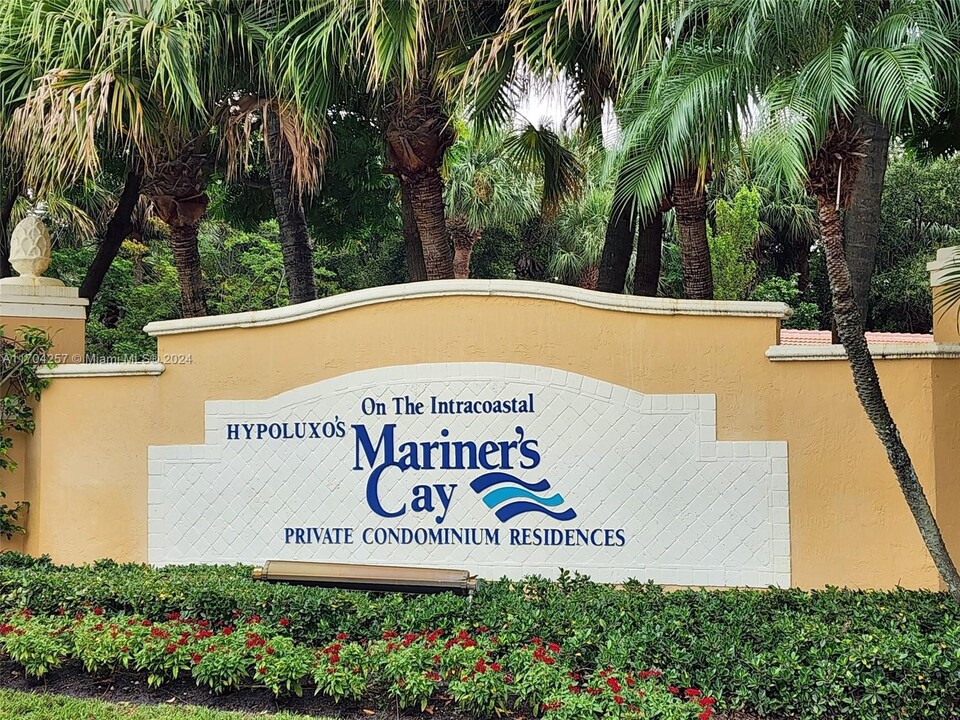 200 Scotia Dr in Hypoluxo, FL - Foto de edificio