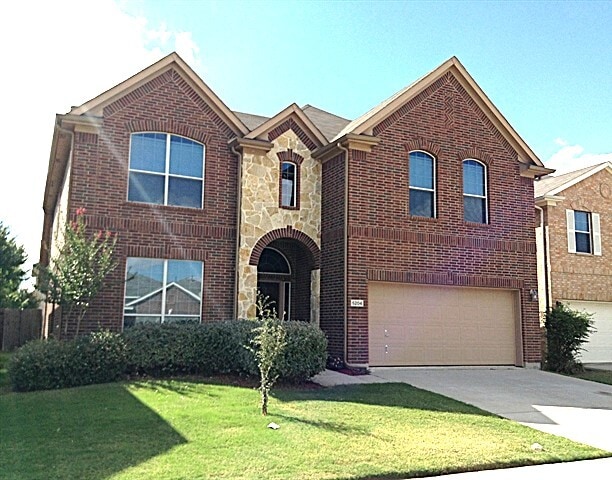property at 5204 Lori Valley Ln