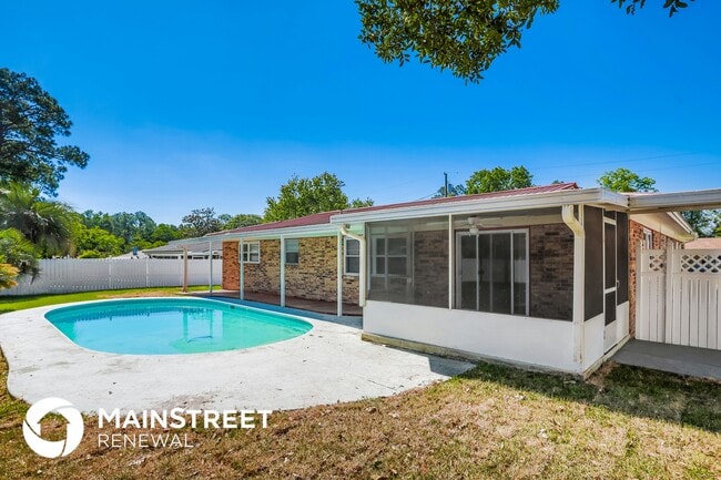 1055 Grove Park Dr S in Orange Park, FL - Building Photo - Building Photo