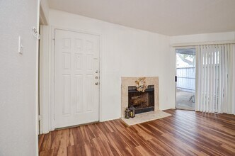 9700 Leawood Blvd in Houston, TX - Building Photo - Building Photo