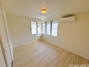 751 Hoawa St in Honolulu, HI - Building Photo - Building Photo