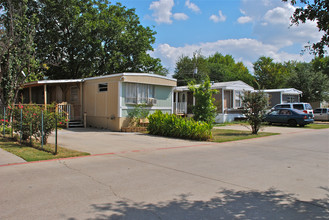 Oak Hollow in Balch Springs, TX - Building Photo - Building Photo