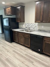 1814 N Oberg Cir in Sioux Falls, SD - Foto de edificio - Building Photo