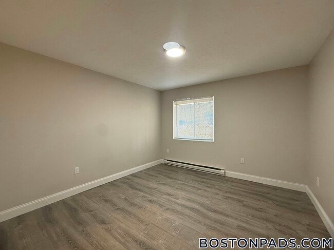 310 Thompson Rd, Unit 322 in Webster, MA - Building Photo - Building Photo