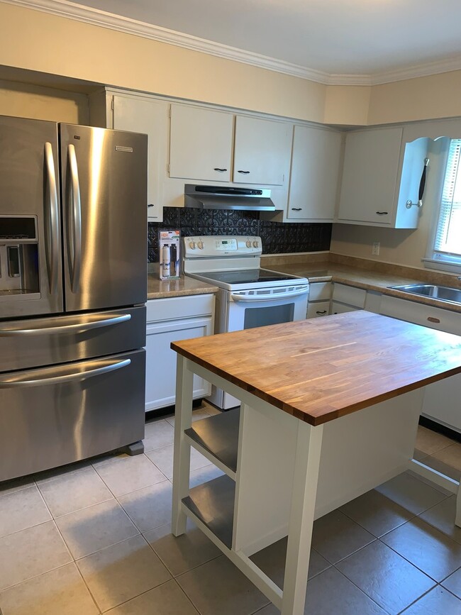 property at 636 Cardinal Ln