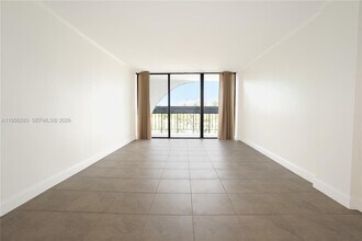 2715 Tigertail Ave, Unit 606 in Miami, FL - Building Photo - Building Photo