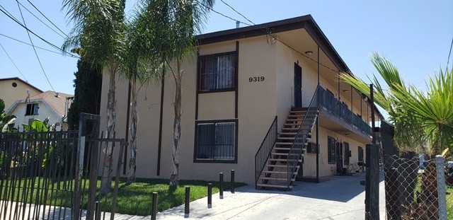 9319 Compton Ave in Los Angeles, CA - Building Photo - Primary Photo