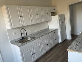 211 Glenwood Ave, Unit 101 in East Orange, NJ - Building Photo