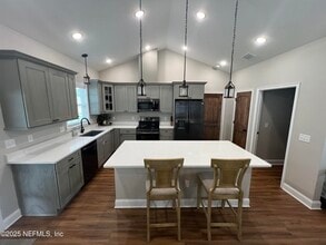 4930 SE 10th Pl in Keystone Heights, FL - Building Photo - Building Photo