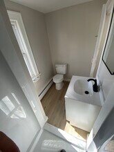 1019 Chenango St, Unit 4 in Binghamton, NY - Foto de edificio - Building Photo