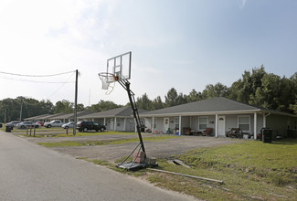 CRAWFORD ESTATES in Starke, FL - Building Photo - Building Photo