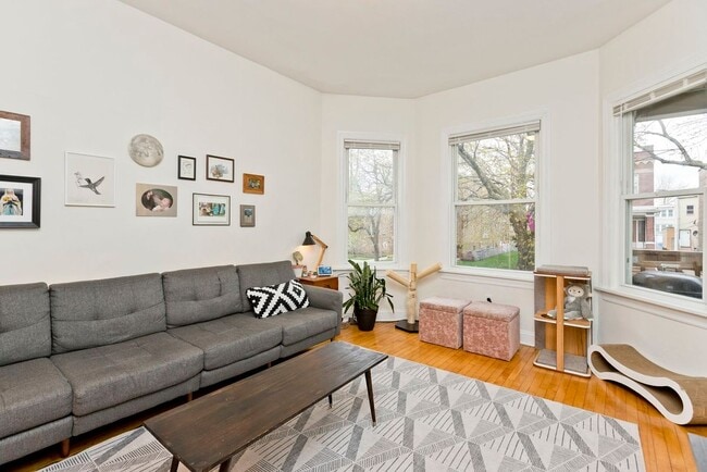 3841 N Bernard St in Chicago, IL - Building Photo - Building Photo