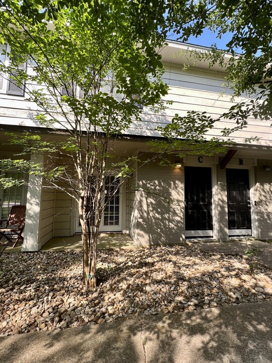 1405 Airline Dr in College Station, TX - Building Photo