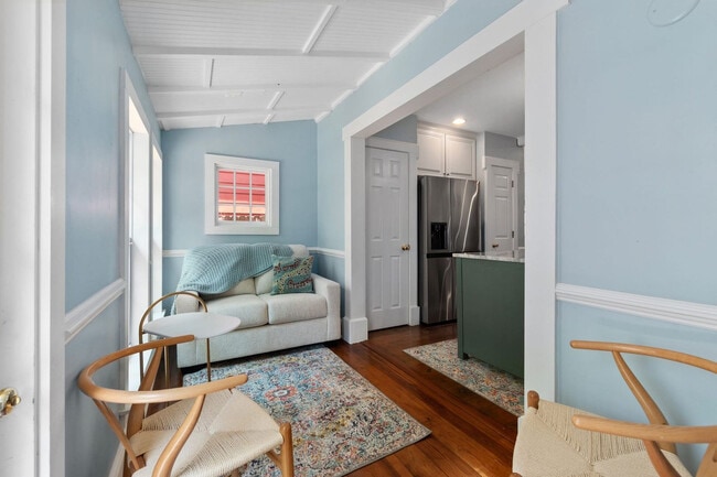 72 Abbott St